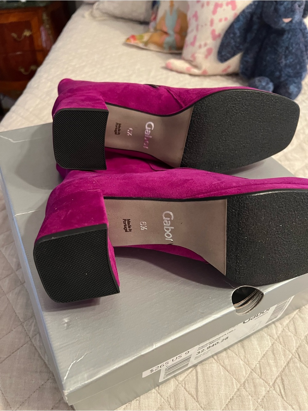 Women’s Suede High Ankle /low calf   Boots in Fuchsia Purple Color
Gabor 
NWT - Picture 4 of 5